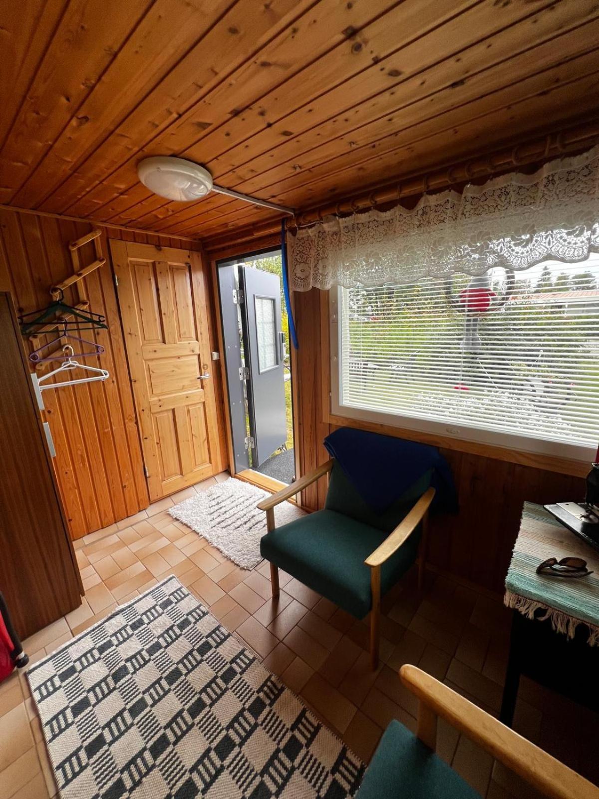 Adorable 1-Bedroom Cottage/Guesthouse In Kittilae Eksteriør bilde